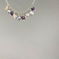 Pulseira corrente elo português em prata 925 polida (clara), com pedras ametista lavanda, pérolas e ametista. Comprimento: regulagem entre 15cm e 18cm. Para outras medidas entre em contato. Embalagem em envelope de tecido, com cartão postal Amor Maior. Esta é uma joia de prata 925 produzida com uma liga conhecida internacionalmente com STERLING SILVER – 925, o que significa que ela é constituída de 92,5% de prata pura, garantindo a qualidade do material utilizado. Por se tratar de pedras naturais, podem apr